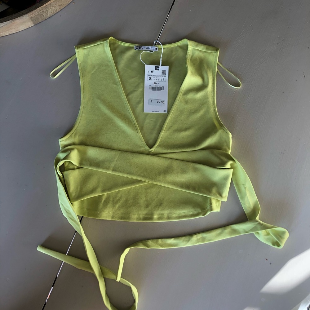 NWT Zara VNeck tie Top